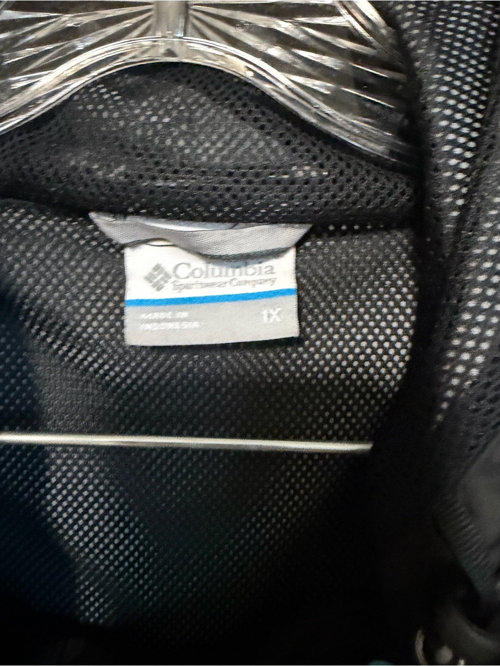 Columbia Two-Tone Black Hooded Rain Jacket - Picture 4 of 6